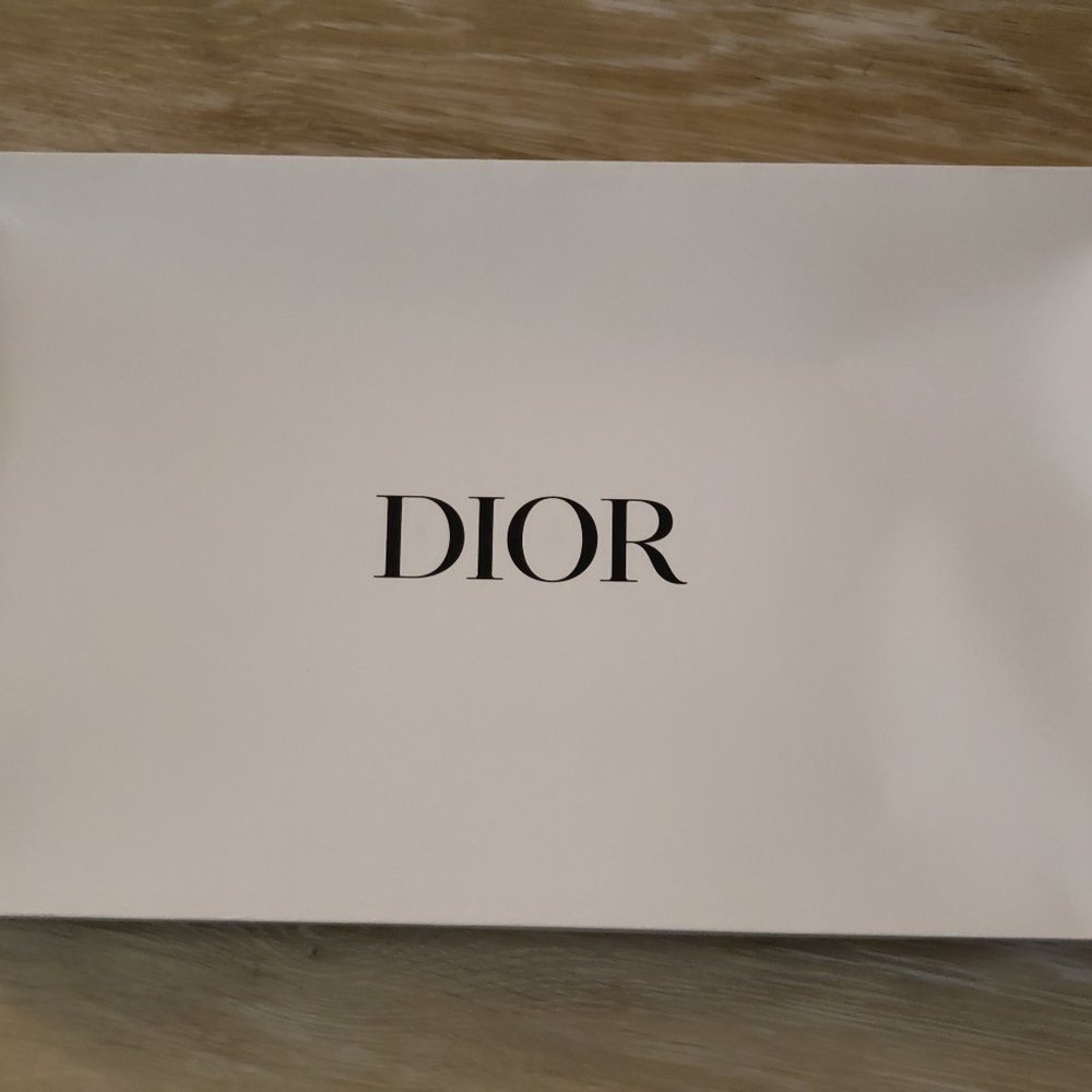 BNIB Dior linen logo pouch - Picture 2 of 7